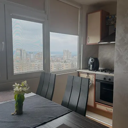 公寓 Rozen 瓦爾納